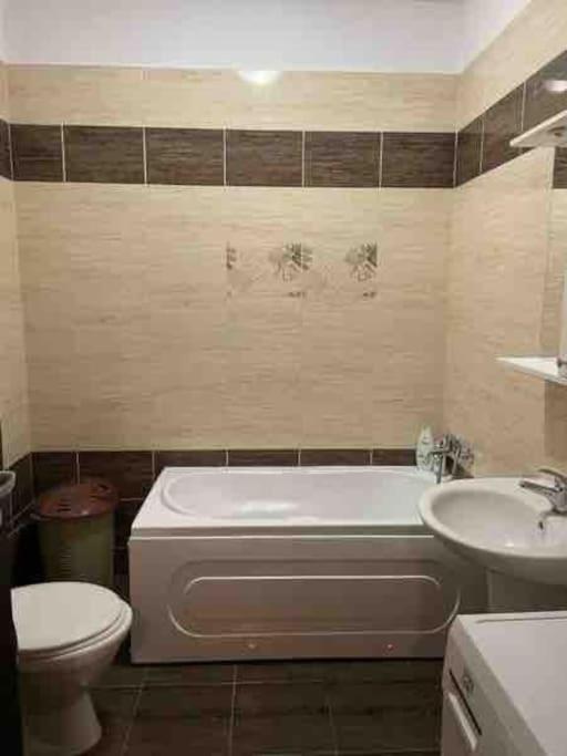 Garsoniera Militari Residence Chiajna Ngoại thất bức ảnh